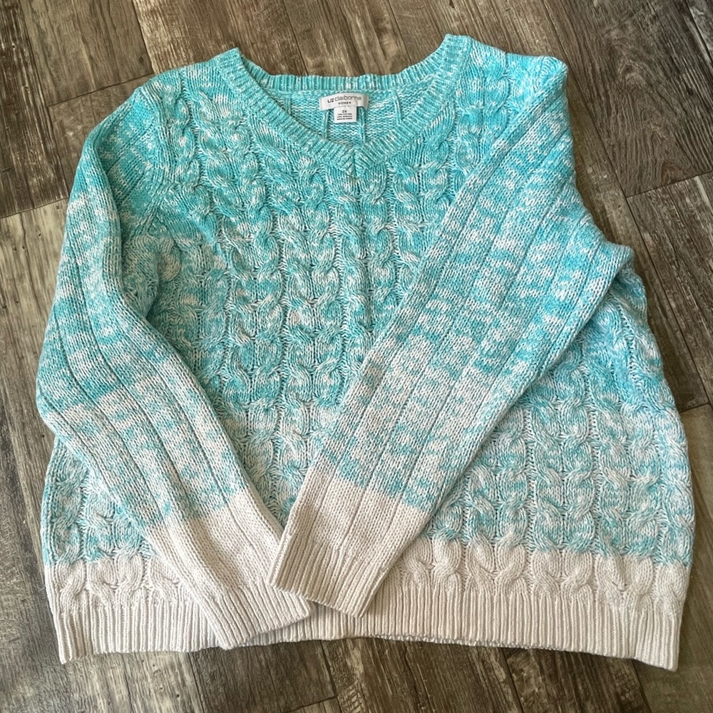 Liz Claiborne cable knit v-neck sweater